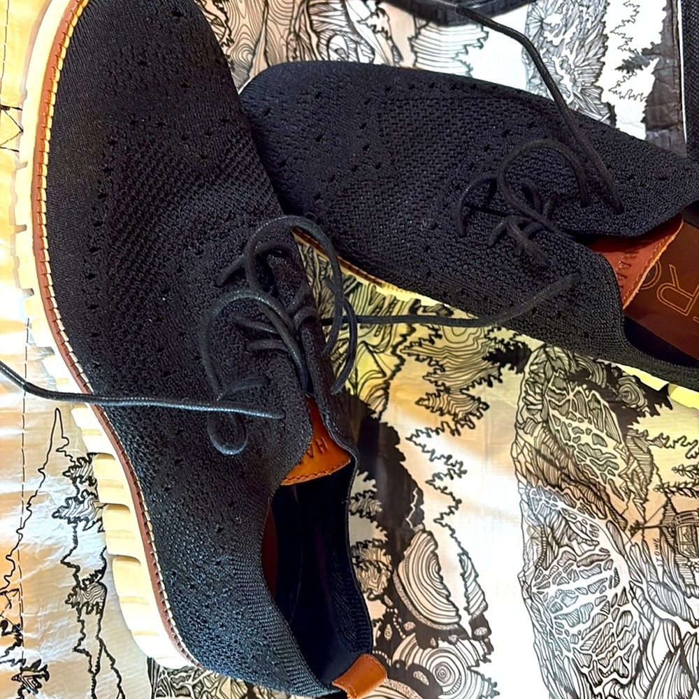 Like new men’s Cole Haan casual dress shoes